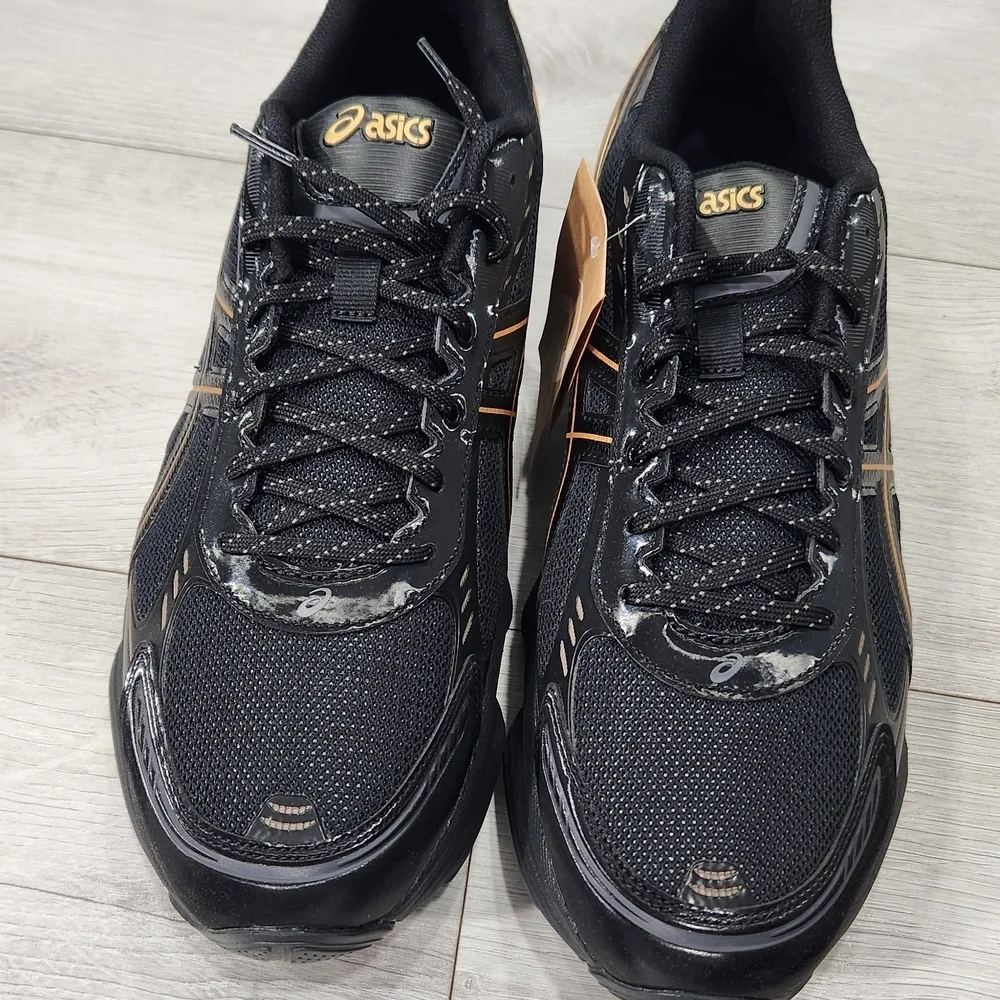 ASICS Men's Black and Gold Running Shoes